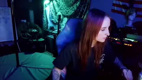 Lilith online show from April 27, 3:14 am