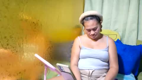 xxloveheart online show from April 15, 12:00 am