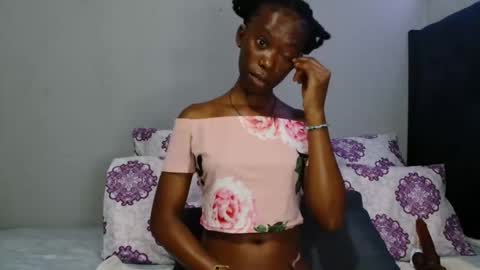 xxsexytalia28 online show from October 27, 7:08 pm