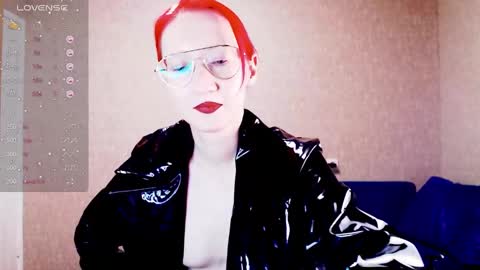 Snapshot of xxx_goddes_xxx chatting on February 13, 5:44 pm Andariel online show from February 13, 5:44 pm