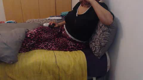 Ayanda online show from November 1, 9:19 pm