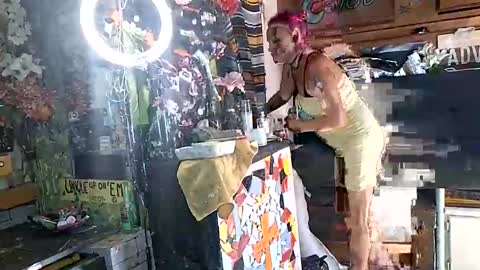 XXXQueenMandyDickenz online show from May 19, 11:01 pm