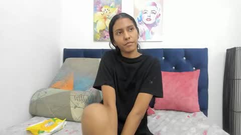 yaiza_sexylovee online show from December 22, 2:26 am