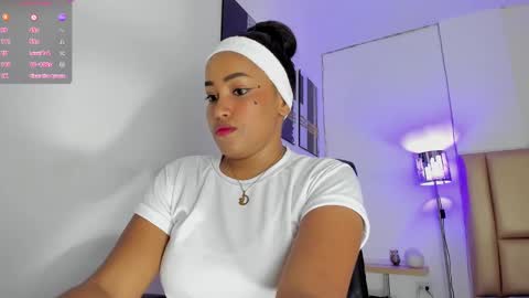 Snapshot of yamirawalker chatting on October 12, 8:11 pm Naomi online show from October 12, 8:11 pm