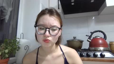 Lily online show from October 13, 4:31 pm