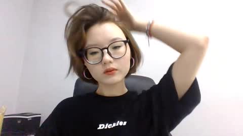 Lily online show from October 20, 7:55 am