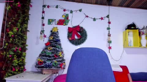 Snapshot of yasmin_goldenst chatting on December 30, 7:11 pm Yasemin online show from December 30, 7:11 pm