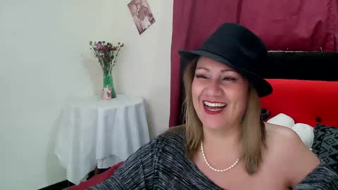 Snapshot of yayita_mature chatting on January 15, 12:47 pm yayita online show from January 15, 12:47 pm