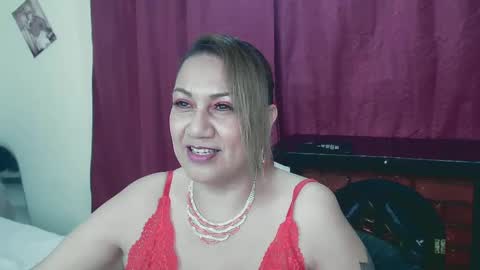 Snapshot of yayita_mature chatting on February 3, 3:06 pm yayita online show from February 3, 3:06 pm