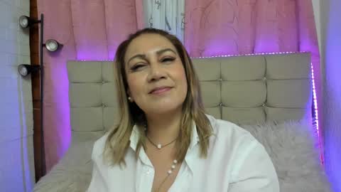 Snapshot of yayita_mature chatting on March 10, 2:16 pm yayita online show from March 10, 2:16 pm
