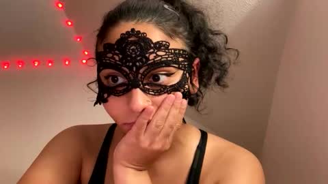 yazzydeleon online show from October 27, 7:04 am