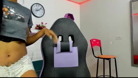 Snapshot of yei_queenpussy chatting on September 14, 9:01 pm yei queenpussy online show from September 14, 9:01 pm