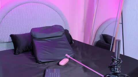 yeika_foxy online show from April 24, 11:13 am