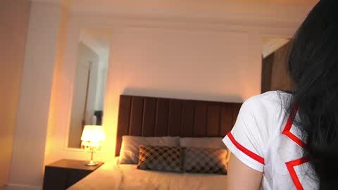 yennstar online show from April 22, 8:39 pm