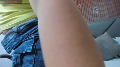 Y E R A  online show from January 5, 6:44 pm