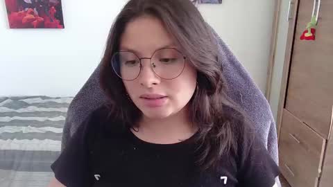yessica_gomez01 online show from April 24, 8:22 pm