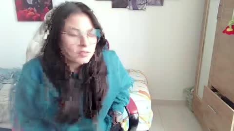 yessica_gomez01 online show from May 4, 10:13 pm