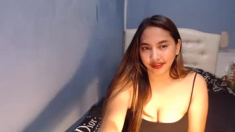 yhang_slut online show from April 19, 6:10 pm