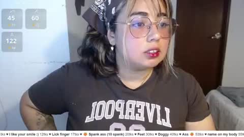 hii i am yini online show from June 12, 2:41 am