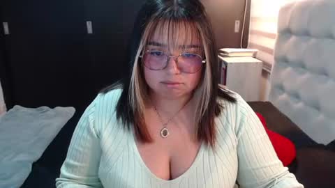 hii i am yini online show from June 14, 10:54 pm