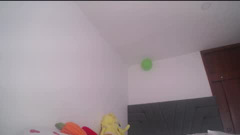 Yiny online show from April 27, 1:41 pm