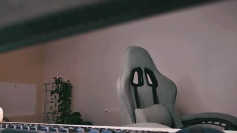 yoka_paradoxxx online show from November 21, 5:20 am