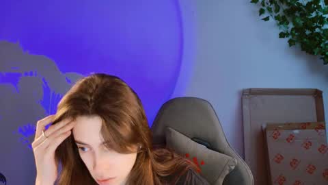 yoka_paradoxxx online show from September 23, 5:27 am