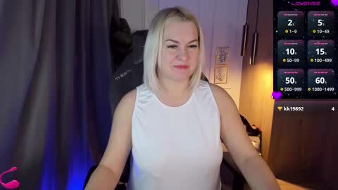 Snapshot of yolanda_kiss chatting on March 1, 8:10 pm Yolanda online show from March 1, 8:10 pm