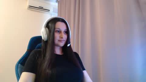 Sophie online show from April 29, 3:58 pm