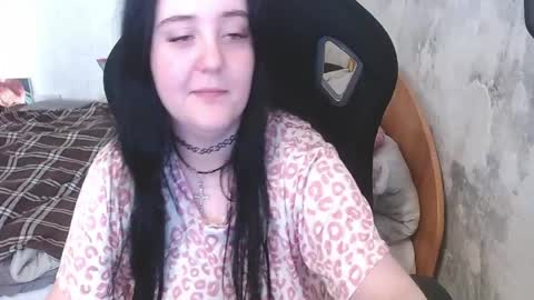 your_8a8y online show from June 6, 7:03 am