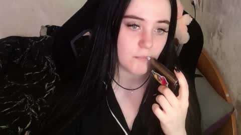 your_8a8y online show from January 12, 5:45 am