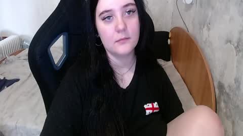 your_8a8y online show from April 23, 12:29 pm