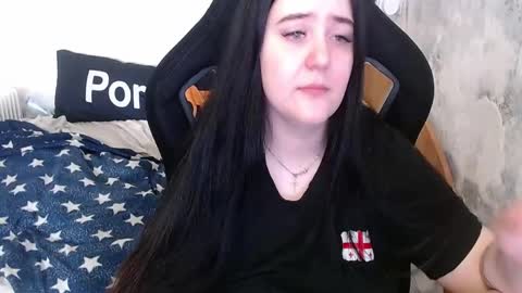 your_8a8y online show from April 22, 9:39 am