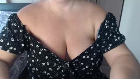 Snapshot of your__maria chatting on October 20, 7:55 am Maria Love online show from October 20, 7:55 am