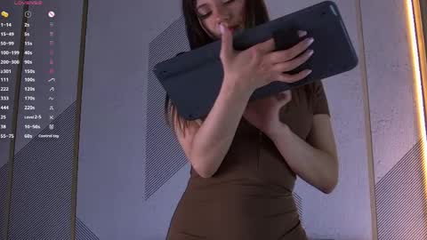 Yuki your little enchantress online show from April 17, 9:50 pm