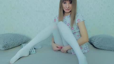 Lily online show from March 4, 4:49 am