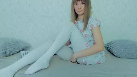 Lily online show from February 28, 5:26 am