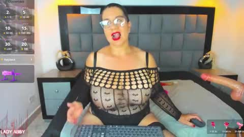 Snapshot of your_lady_milf chatting on October 15, 9:17 pm your_lady_milf online show from October 15, 9:17 pm