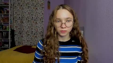 Leslie online show from November 24, 7:27 pm