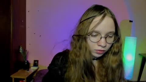 Leslie online show from March 30, 7:46 pm