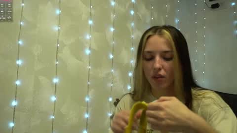 Meri  online show from April 20, 7:39 pm