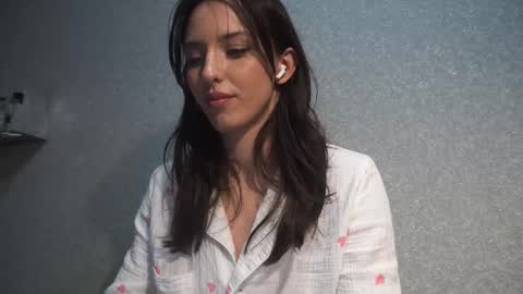 Snapshot of your_little_flexible_girl chatting on February 24, 9:31 pm Meri online show from February 24, 9:31 pm
