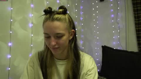 Meri  online show from April 21, 8:05 pm