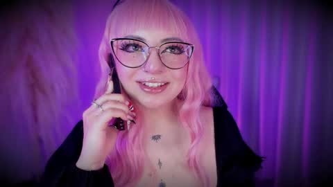 Cami independent model online show from May 16, 10:36 am