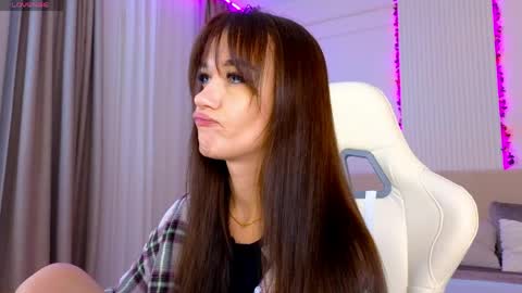 Jessica Loyd online show from April 27, 9:39 am