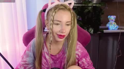 Alice  online show from June 8, 1:28 am