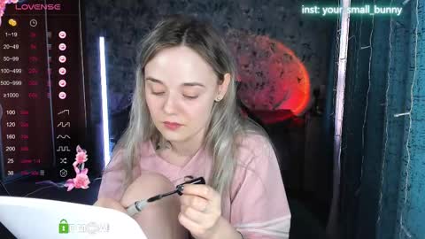 Snapshot of your_small_bunny chatting on October 1, 3:00 am Molly online show from October 1, 3:00 am