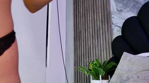 your_submissive_ online show from February 11, 8:10 pm