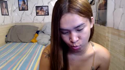 your_twinkletoes18 online show from August 2, 12:02 am