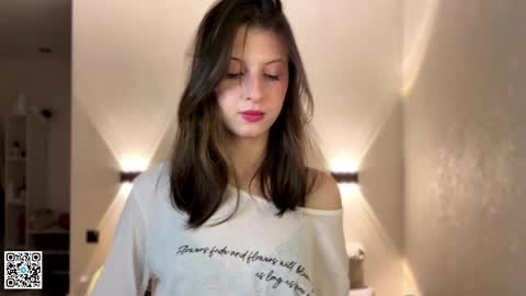 Emilia online show from April 21, 3:30 pm